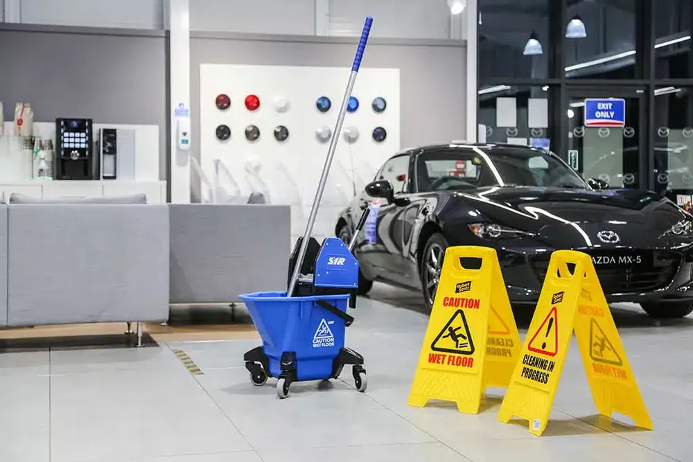 Commercial deep cleaning